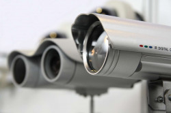 Système de vidéosurveillance pour sécuriser des lieux